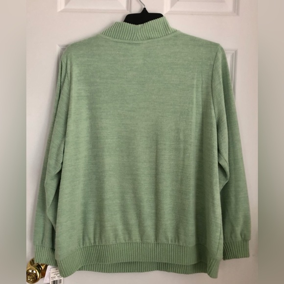 ALFRED DUNNER SIZE XL, 1X SWEATSHIRT PULLOVER ENVELOPE NECK GREEN EMBROIDERED - Picture 4 of 9